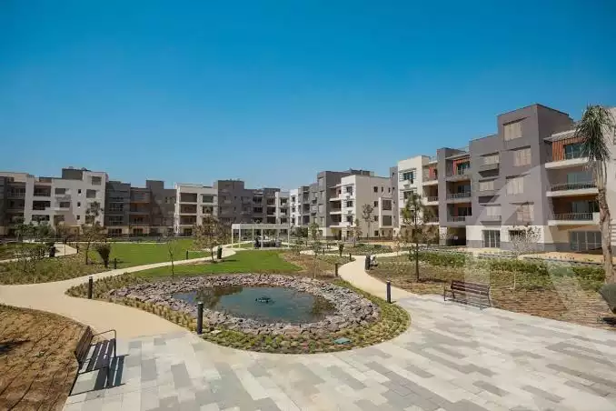 https://aqarmap.com.eg/en/listing/5916405-for-sale-cairo-new-cairo-compounds-district-5-town-homes-district-5
