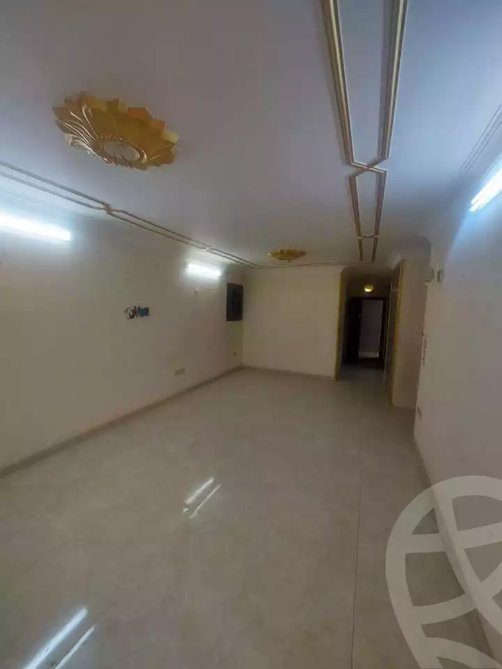 https://aqarmap.com.eg/en/listing/5920063-for-sale-cairo-helwan-helwan-el-sharkeya-mostafa-safwat-st