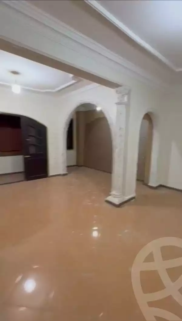 https://aqarmap.com.eg/en/listing/5920803-for-sale-asyut-asyut-city-mohammed-fareed-reyad-sabekn-st