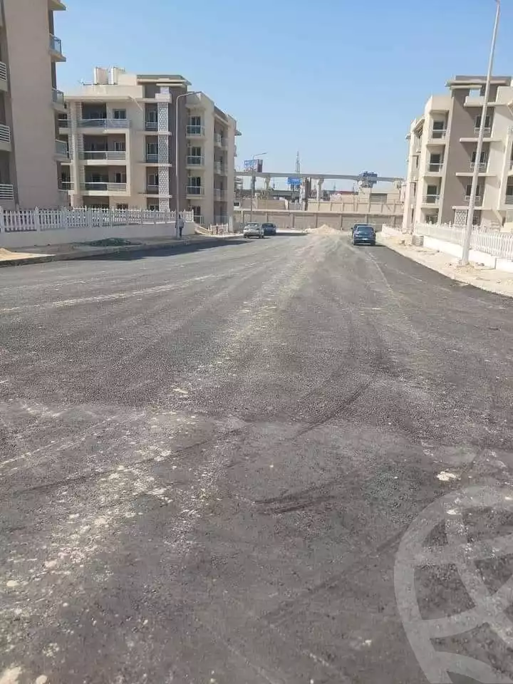 https://aqarmap.com.eg/en/listing/5925309-for-sale-cairo-el-sheikh-zayed-city-compounds-el-khamayel