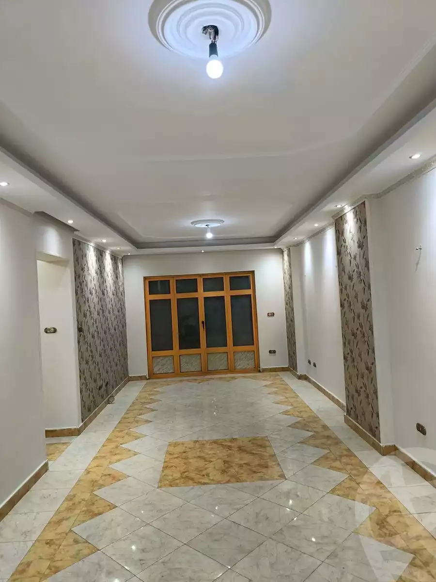 https://aqarmap.com.eg/ar/listing/5927042-for-rent-cairo-mokattam-lhdb-l-ly-shareaa-9