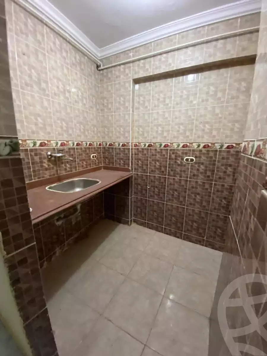 https://aqarmap.com.eg/ar/listing/5928111-for-sale-alexandria-l-jmy-lbytsh-qased-kareem-st