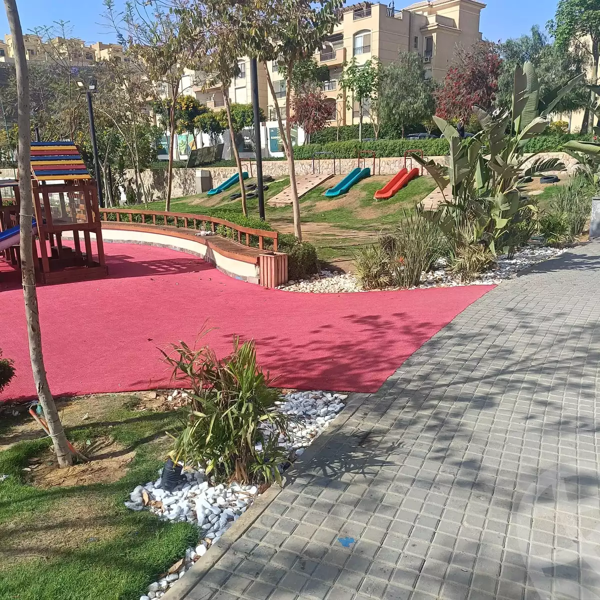 https://aqarmap.com.eg/en/listing/5934807-for-sale-cairo-new-cairo-compounds-stwn-ryzydns-by-ar-y-llttwyr