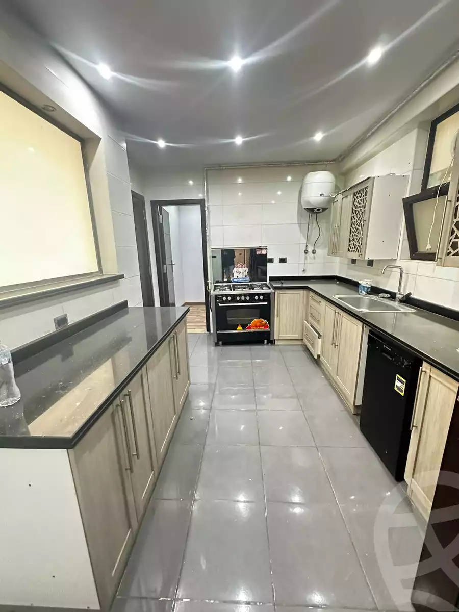 https://aqarmap.com.eg/en/listing/5935456-for-rent-cairo-el-sheikh-zayed-city-compounds-kmbwnd-wyst-twn-swdyk