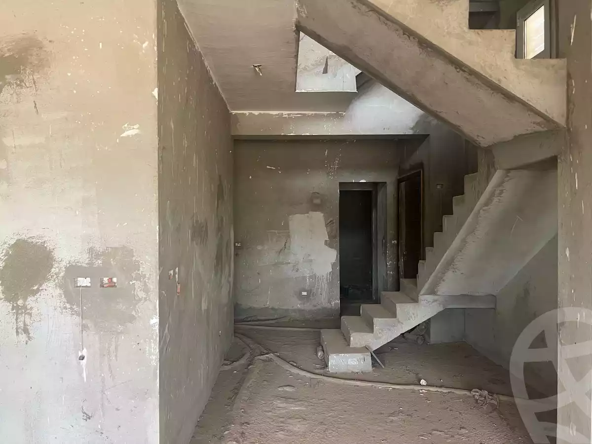 https://aqarmap.com.eg/en/listing/5939697-for-sale-cairo-el-sheikh-zayed-city-compounds-kmbwnd-wyst-twn-swdyk