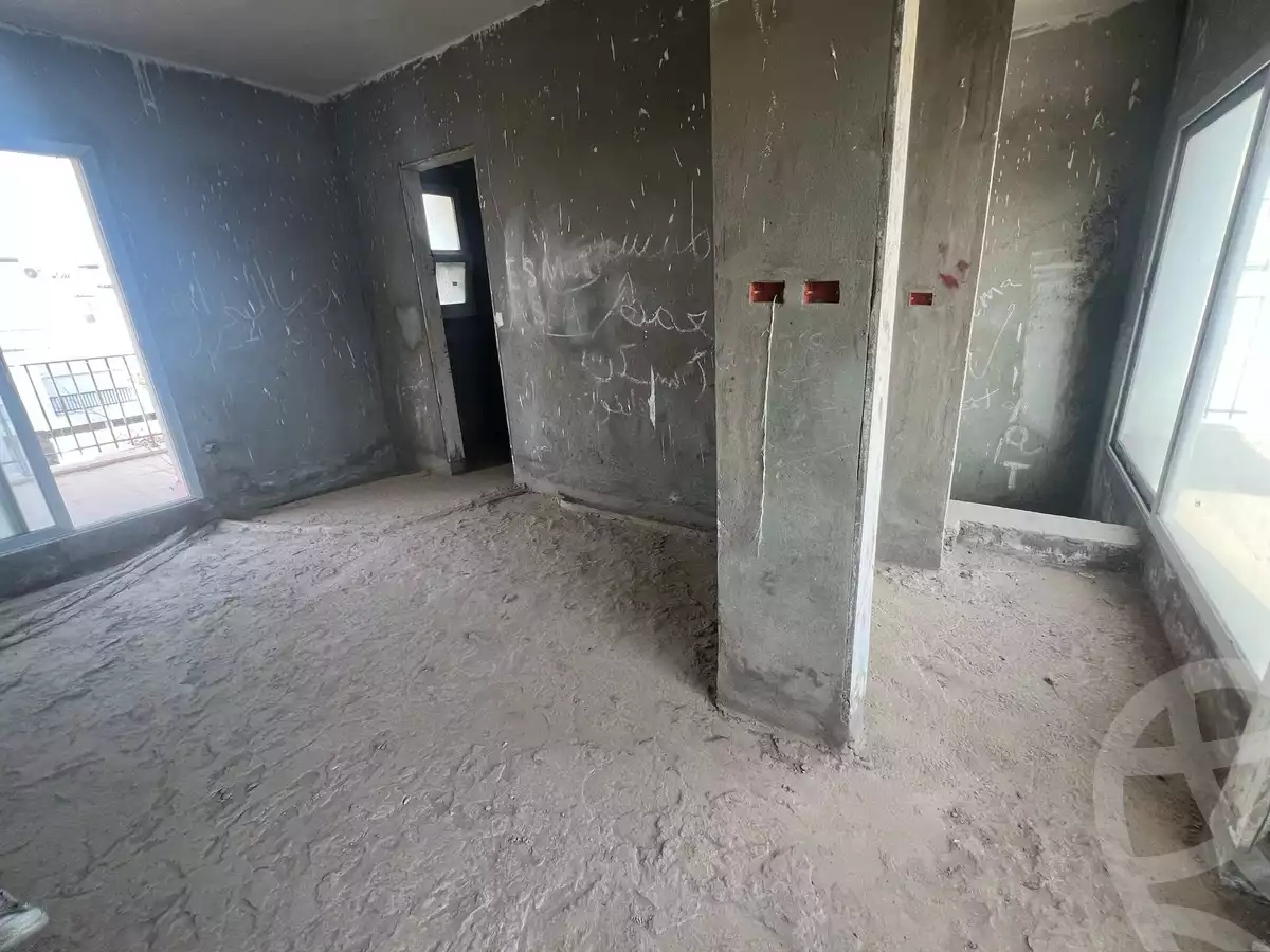 https://aqarmap.com.eg/en/listing/5939697-for-sale-cairo-el-sheikh-zayed-city-compounds-kmbwnd-wyst-twn-swdyk