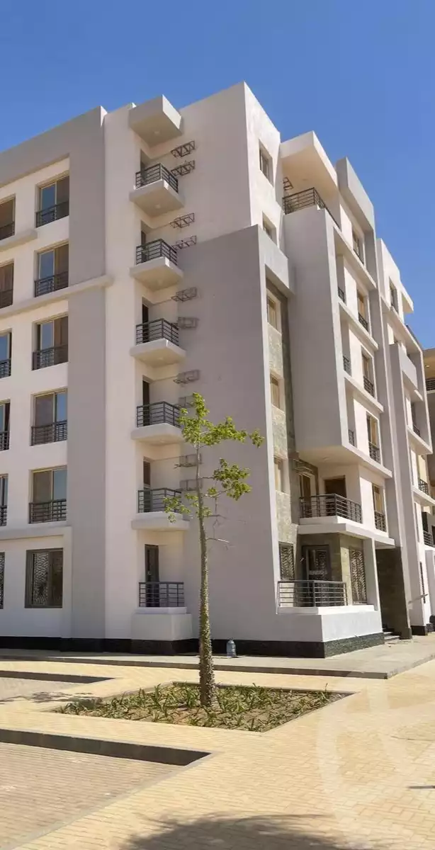 https://aqarmap.com.eg/ar/listing/5948491-for-sale-cairo-el-sheikh-zayed-city-lshykh-zyd-ljdyd-west-view-residence-hdp