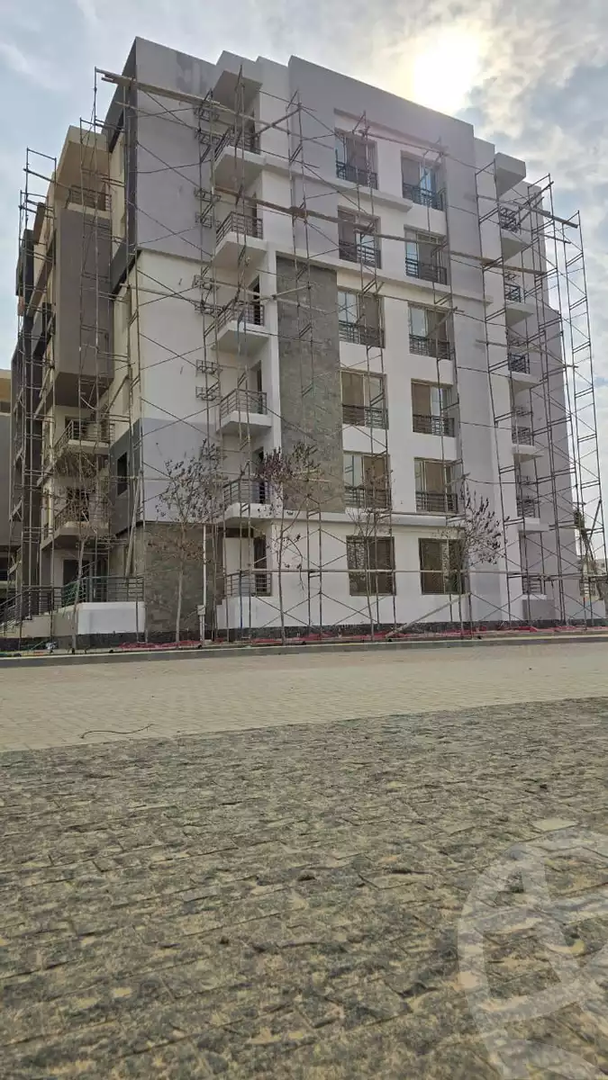 https://aqarmap.com.eg/ar/listing/5948491-for-sale-cairo-el-sheikh-zayed-city-lshykh-zyd-ljdyd-west-view-residence-hdp