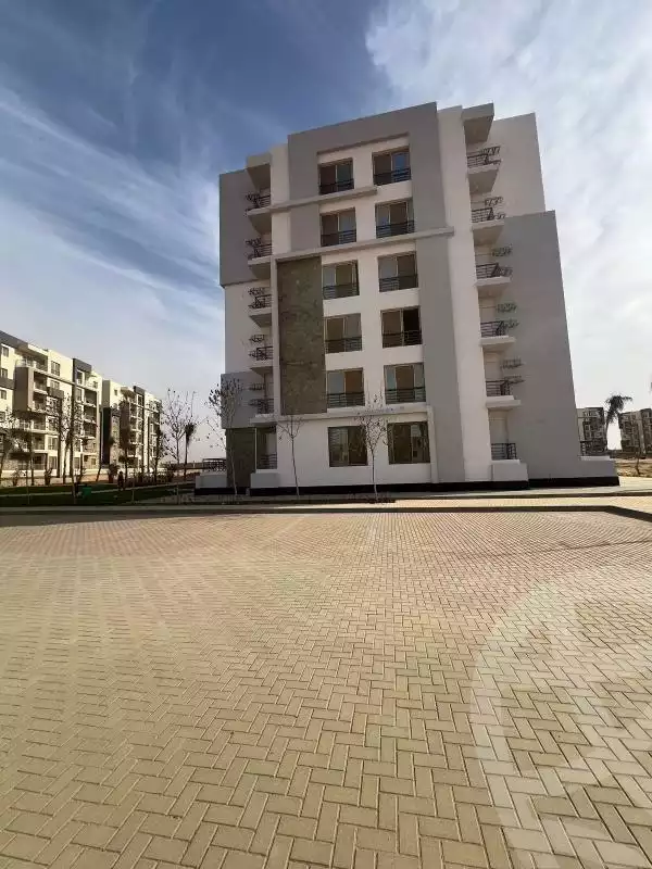 https://aqarmap.com.eg/en/listing/5948568-for-sale-cairo-el-sheikh-zayed-city-lshykh-zyd-ljdyd-west-view-residence-hdp