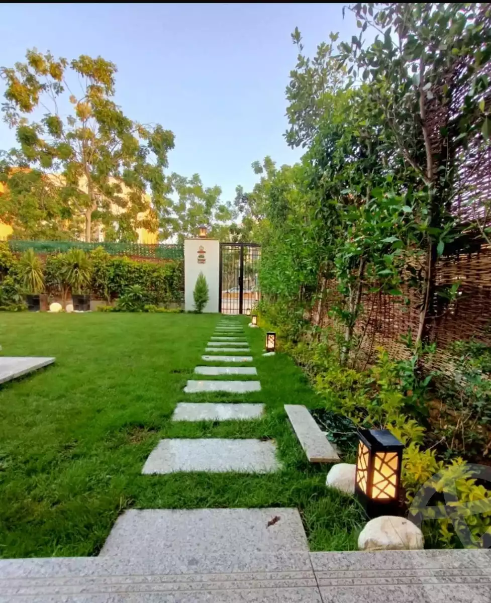 https://aqarmap.com.eg/en/listing/5950644-for-sale-cairo-el-sheikh-zayed-city-compounds-kmbwnd-wyst-twn-swdyk