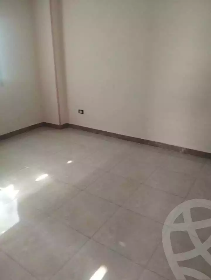 https://aqarmap.com.eg/ar/listing/5951676-for-rent-cairo-mokattam-lhdb-l-ly-shareaa-9