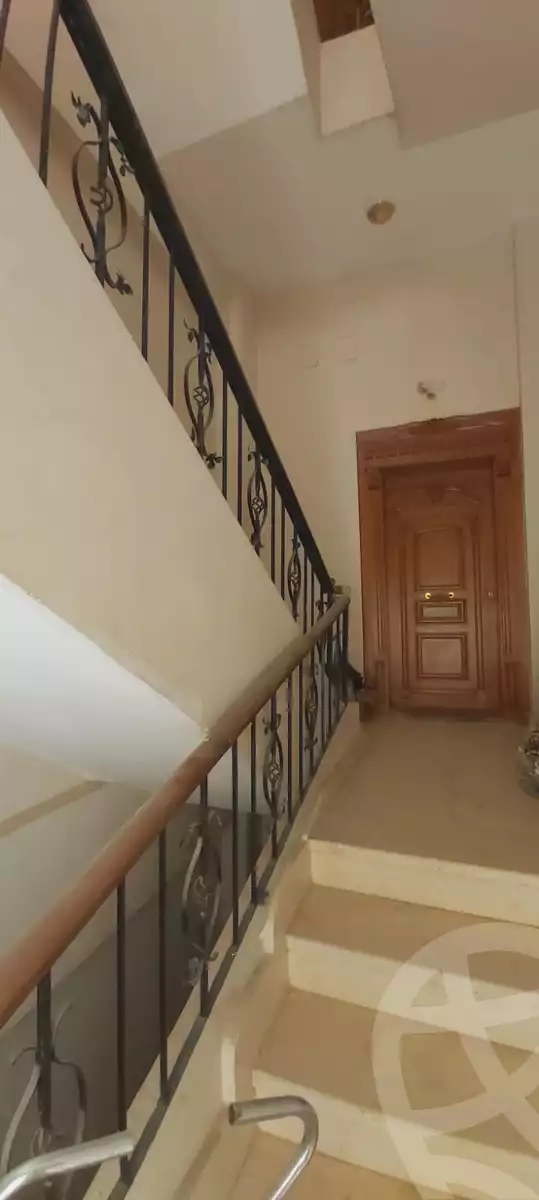 https://aqarmap.com.eg/ar/listing/5953887-for-sale-cairo-new-cairo-el-ahyaa-first-neighborhood-street-1