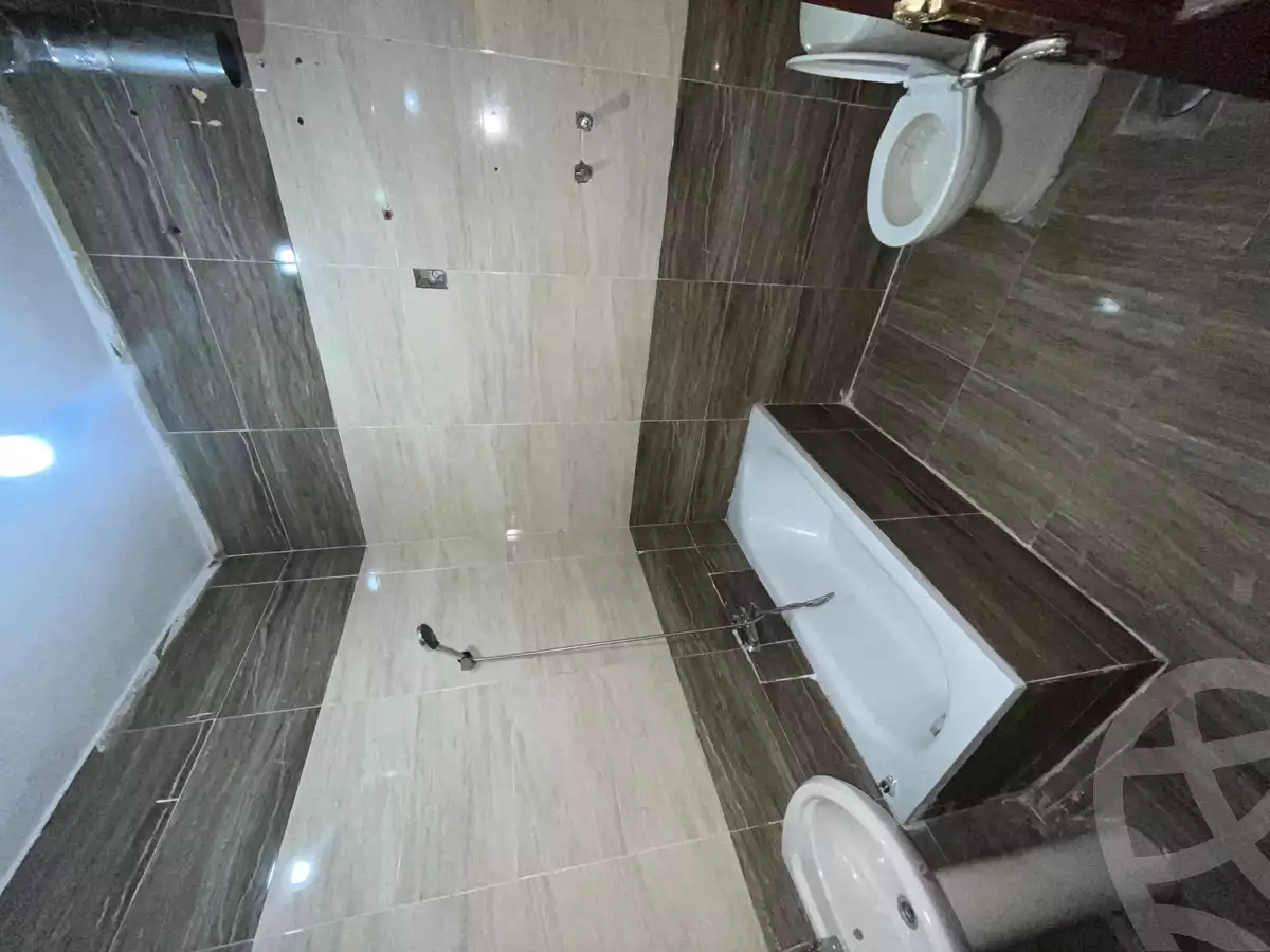 https://aqarmap.com.eg/ar/listing/5954043-for-rent-cairo-new-cairo-south-investors-mohammed-nagib-axis-st