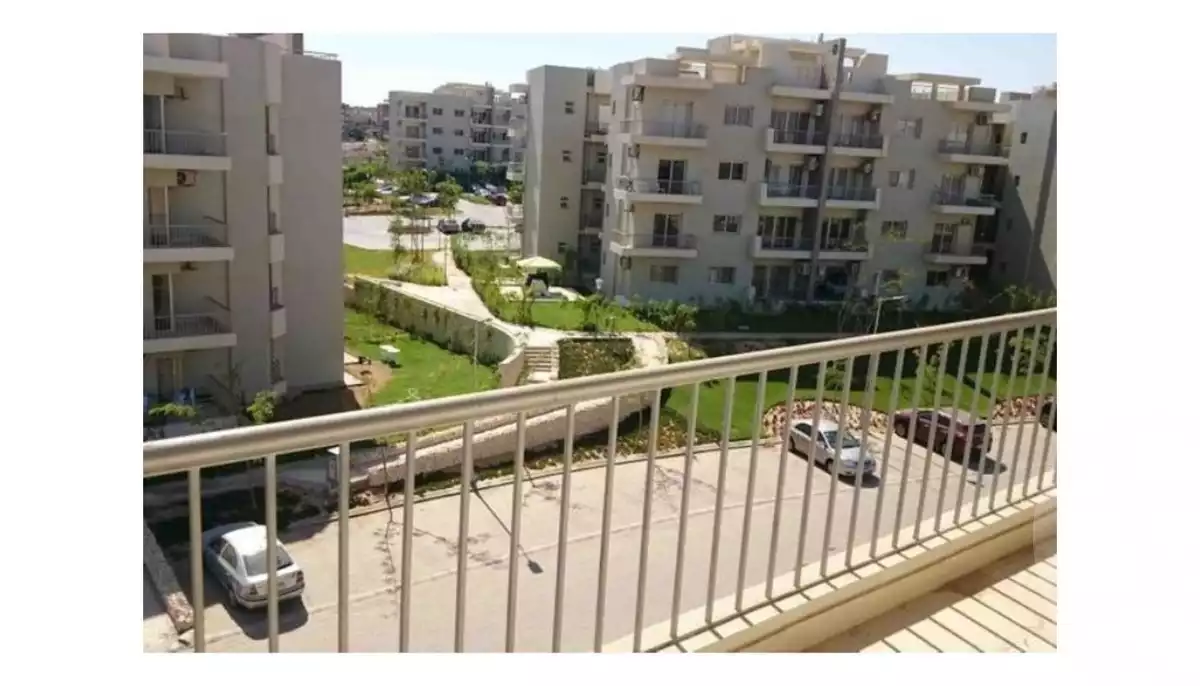 https://aqarmap.com.eg/ar/listing/5960213-for-sale-cairo-el-sheikh-zayed-city-compounds-dh-drys
