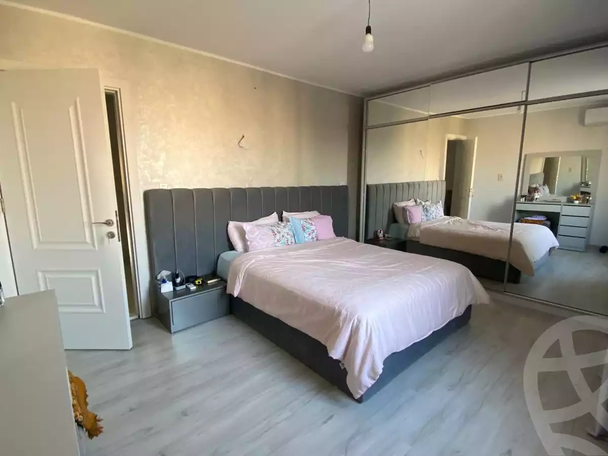 https://aqarmap.com.eg/ar/listing/5964266-for-sale-cairo-new-cairo-lrhb-city-phase-4-mostafa-kamel-st