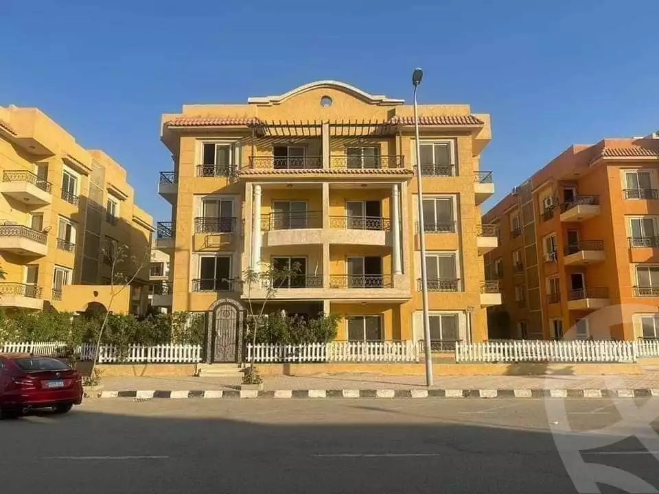 https://aqarmap.com.eg/en/listing/5970375-for-sale-cairo-el-sheikh-zayed-city-compounds-el-khamayel