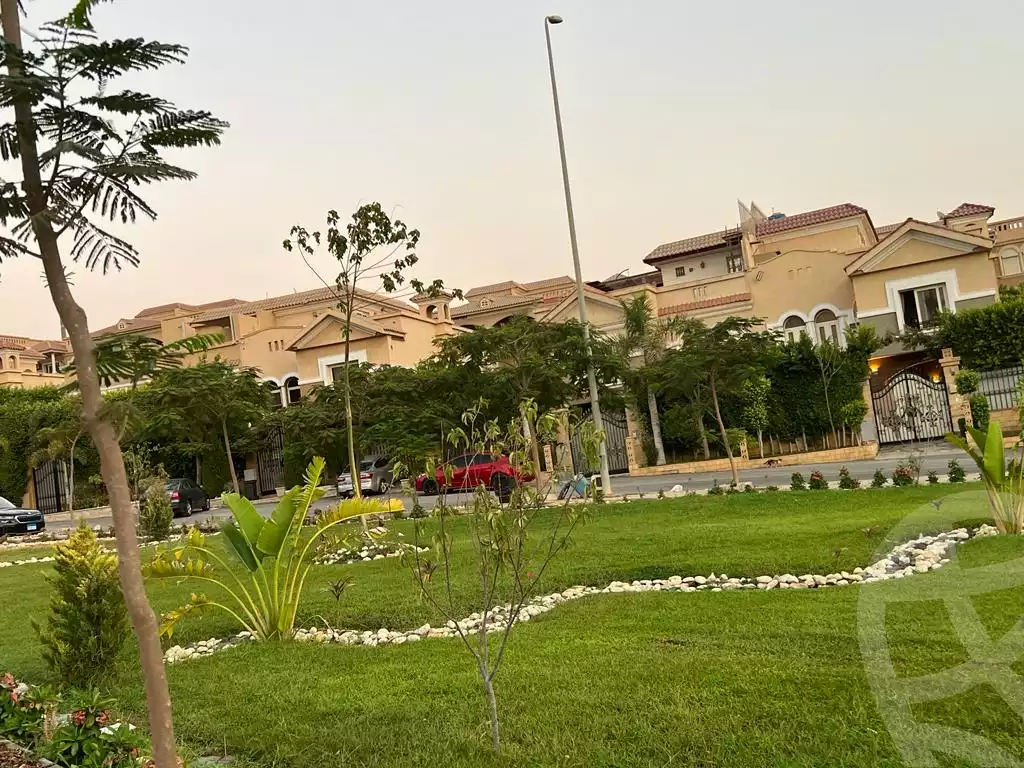 https://aqarmap.com.eg/en/listing/5970375-for-sale-cairo-el-sheikh-zayed-city-compounds-el-khamayel
