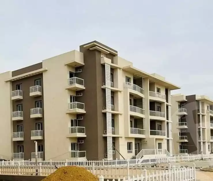 https://aqarmap.com.eg/en/listing/5970826-for-sale-cairo-el-sheikh-zayed-city-compounds-el-khamayel