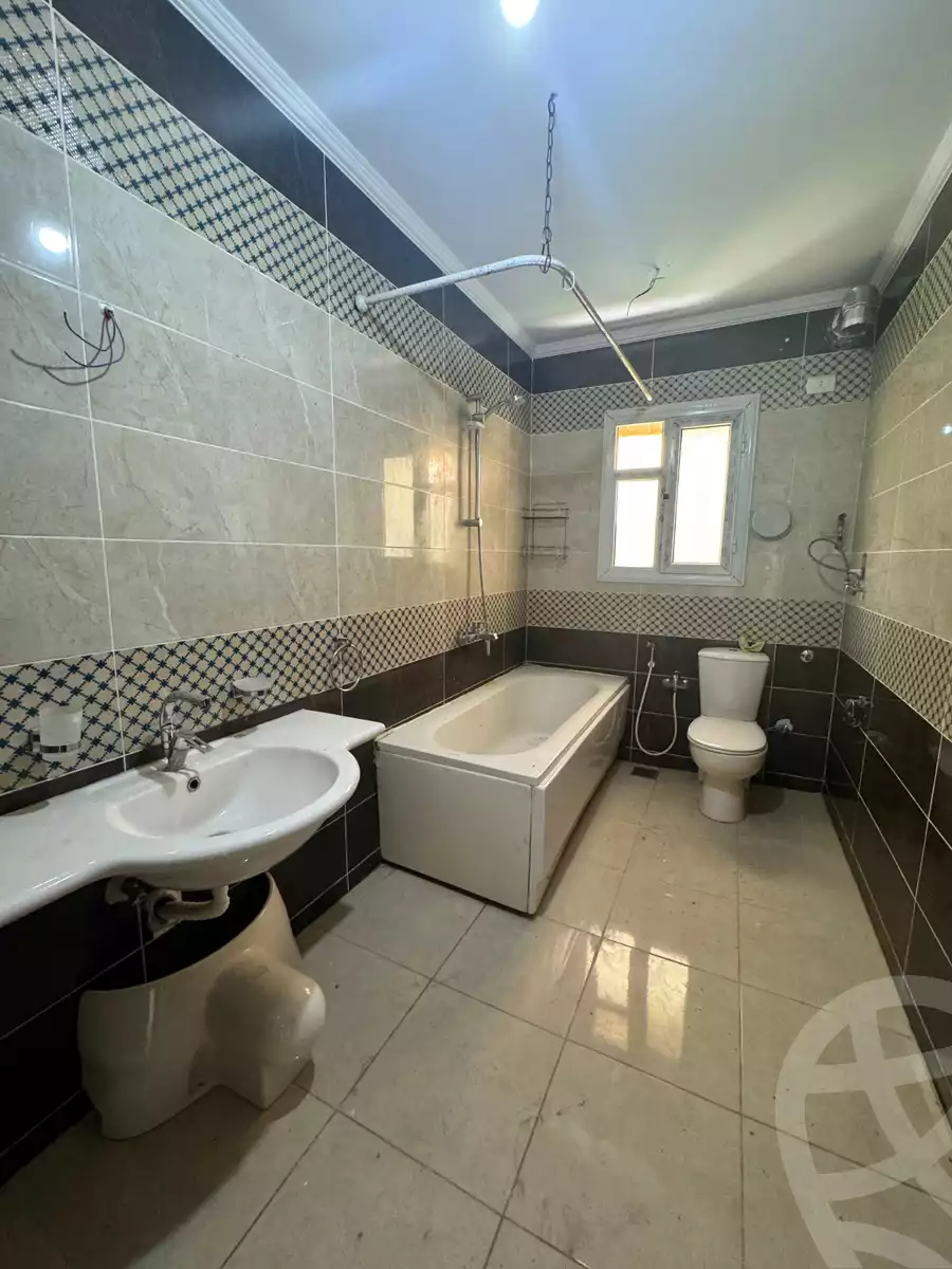 https://aqarmap.com.eg/en/listing/5974693-for-sale-cairo-el-sheikh-zayed-city-compounds-el-khamayel