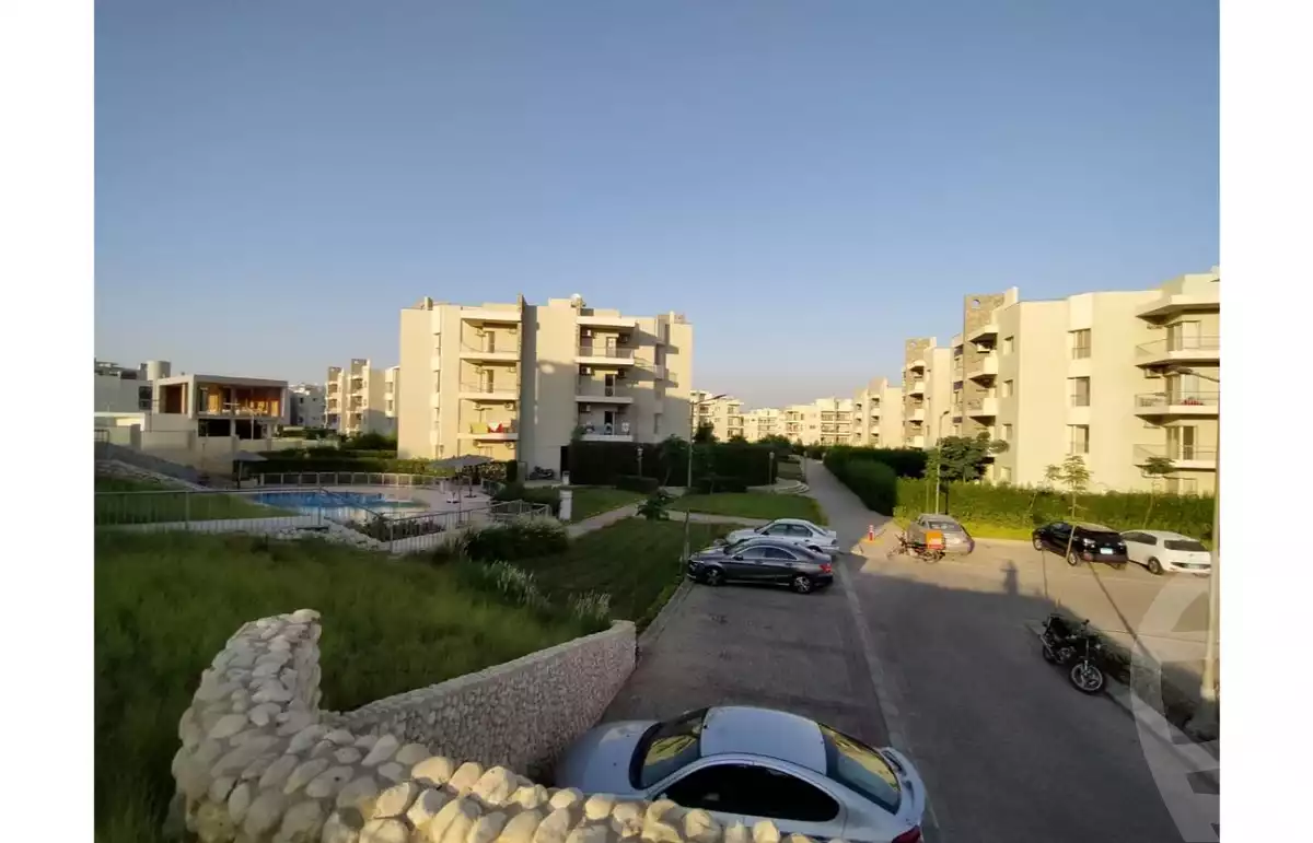 https://aqarmap.com.eg/en/listing/5980448-for-sale-cairo-el-sheikh-zayed-city-compounds-dh-drys