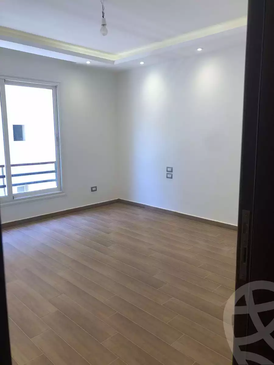 https://aqarmap.com.eg/ar/listing/5980697-for-rent-cairo-new-cairo-compounds-the-square