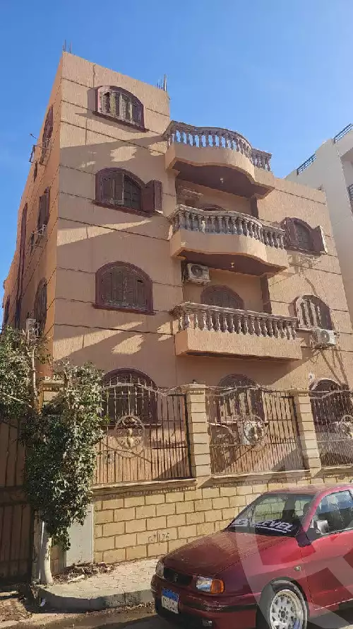 https://aqarmap.com.eg/en/listing/5706904-for-sale-cairo-new-cairo-compounds-kmbwnd-ldf-lwtny