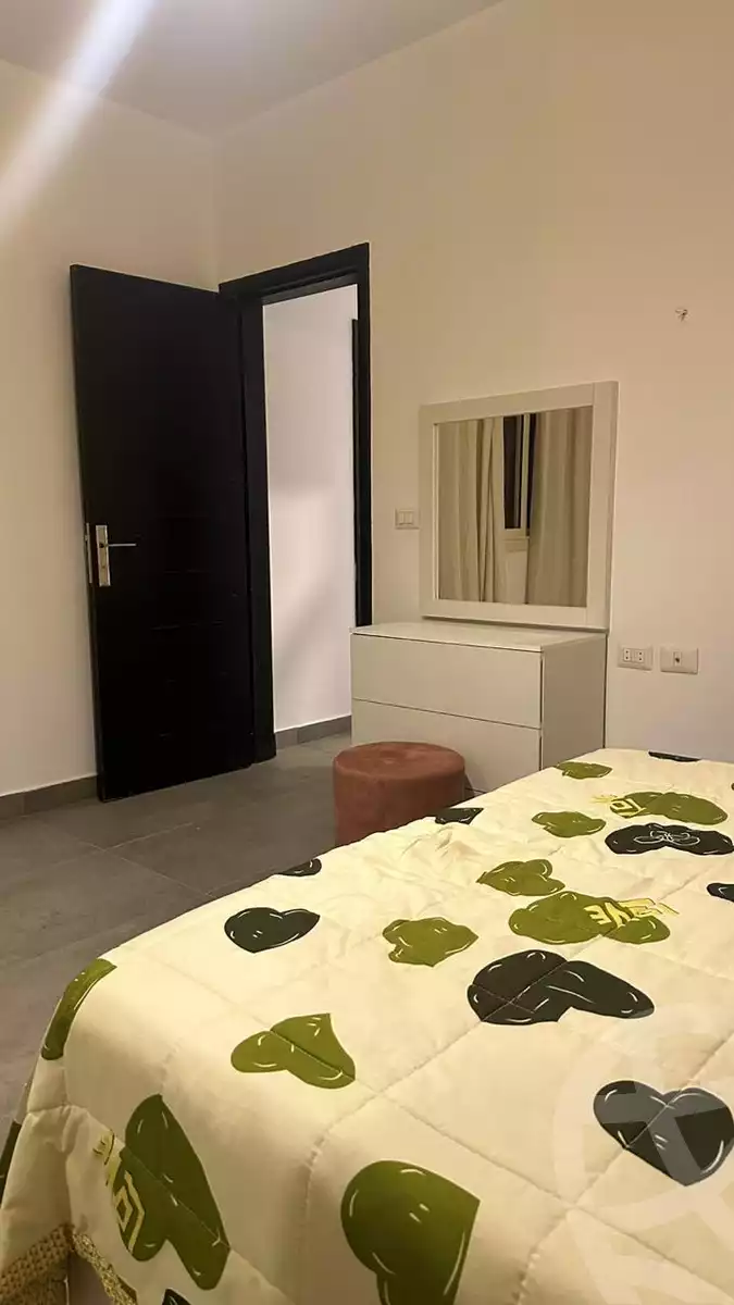 https://aqarmap.com.eg/en/listing/5982644-for-sale-cairo-el-sheikh-zayed-city-compounds-dh-drys