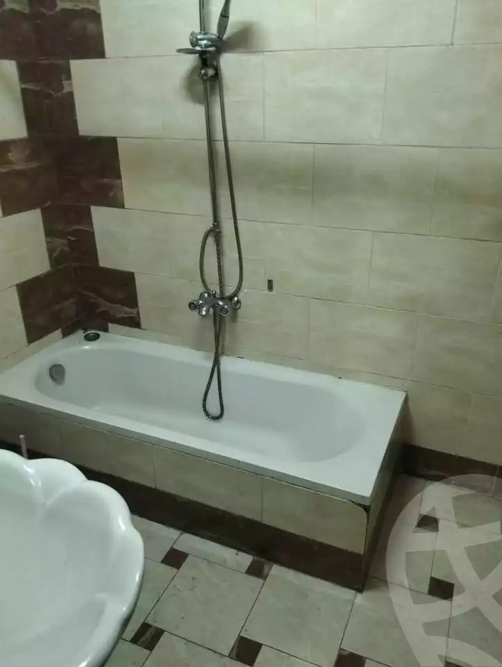 https://aqarmap.com.eg/en/listing/5985106-for-rent-cairo-mokattam-lhdb-l-ly-shareaa-9