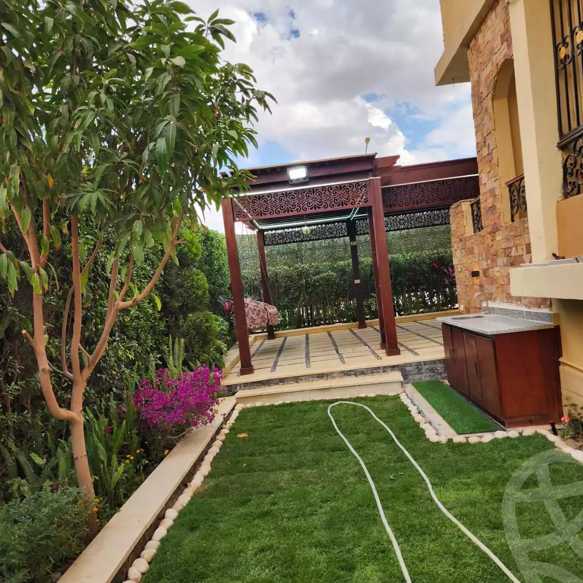 https://aqarmap.com.eg/ar/listing/5986561-for-sale-cairo-el-sheikh-zayed-city-compounds-el-khamayel