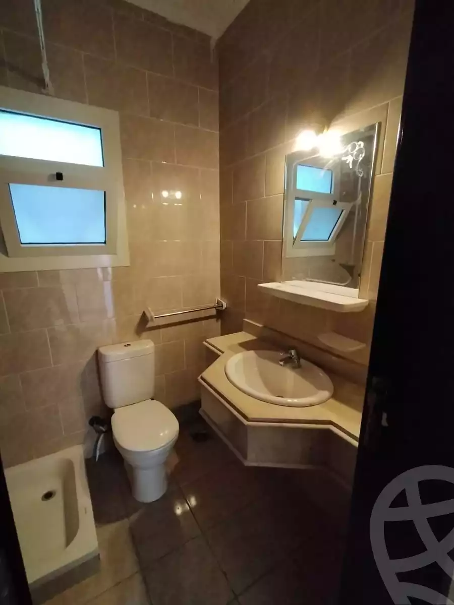 https://aqarmap.com.eg/en/listing/5988154-for-sale-cairo-el-sheikh-zayed-city-compounds-dh-drys