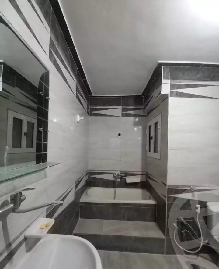 https://aqarmap.com.eg/ar/listing/5997049-for-sale-alexandria-l-jmy-lbytsh-shahr-al-assal-st