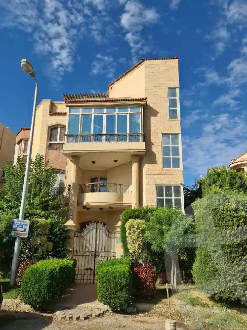 https://aqarmap.com.eg/en/listing/6002265-for-sale-cairo-new-cairo-90th-street-90th-between-cairo-festival-city-and-mountain-view-roundabout