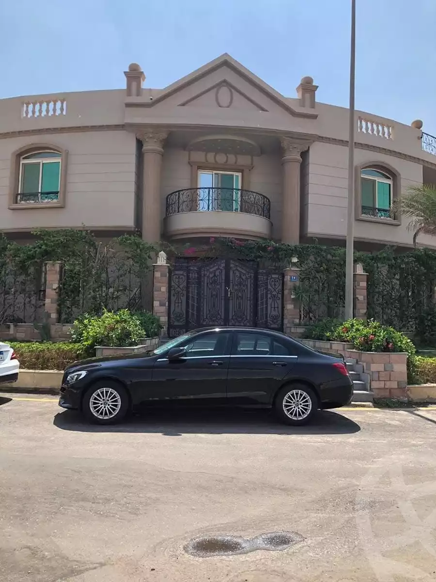 https://aqarmap.com.eg/en/listing/6009793-for-sale-cairo-new-cairo-sharq-el-akadamiya-mohammad-othman-st