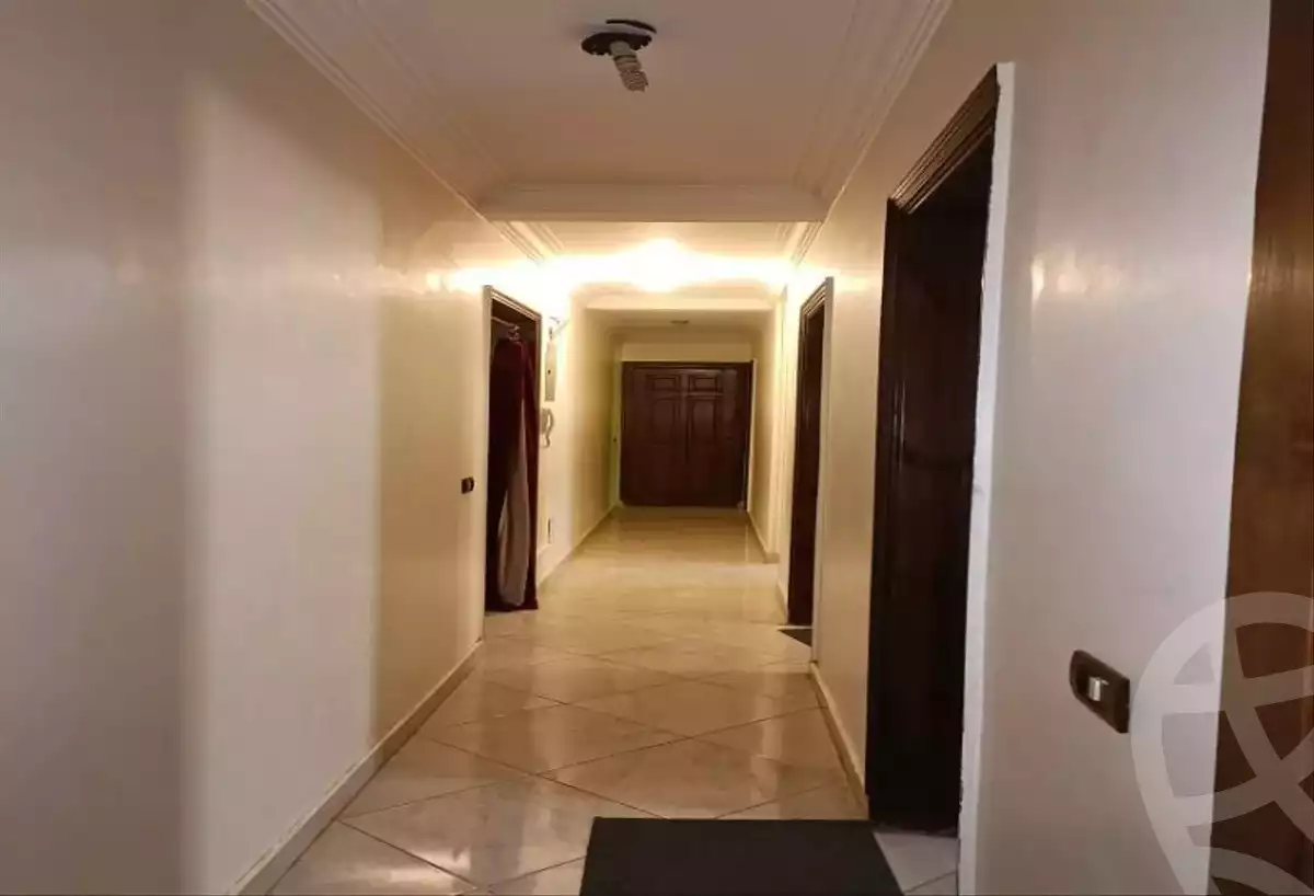 https://aqarmap.com.eg/ar/listing/6014232-for-sale-cairo-el-sheikh-zayed-city-el-hay-elasher-street-100