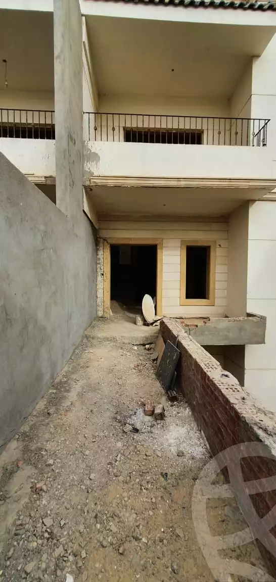 https://aqarmap.com.eg/ar/listing/6017554-for-sale-cairo-el-sheikh-zayed-city-el-hay-el-thaleth-ashaer-area-3-el-salam-st