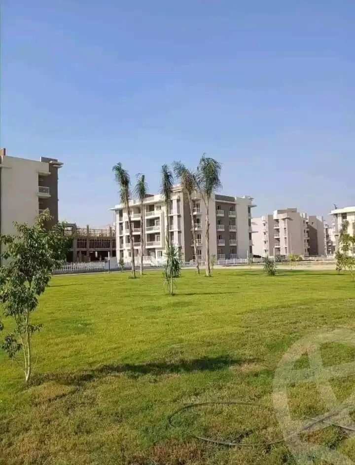 https://aqarmap.com.eg/en/listing/6021615-for-sale-cairo-el-sheikh-zayed-city-compounds-el-khamayel