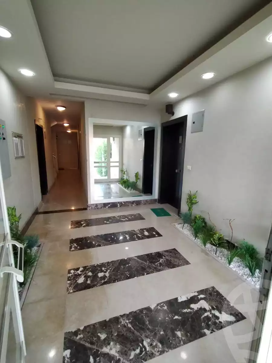 https://aqarmap.com.eg/en/listing/6023125-for-sale-cairo-el-sheikh-zayed-city-compounds-dh-drys