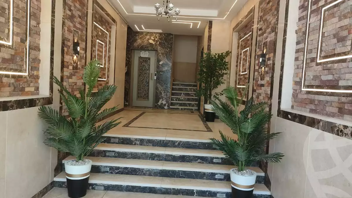 https://aqarmap.com.eg/ar/listing/6029715-for-sale-cairo-mokattam-el-hadabah-el-wosta-7th-zone-el-nagar-st