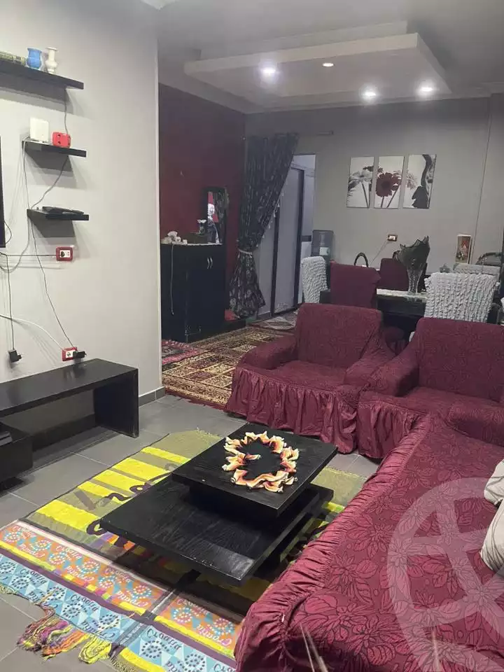 https://aqarmap.com.eg/ar/listing/6029641-for-sale-cairo-helwan-hadayek-helwan-omar-ibn-el-khattab-st