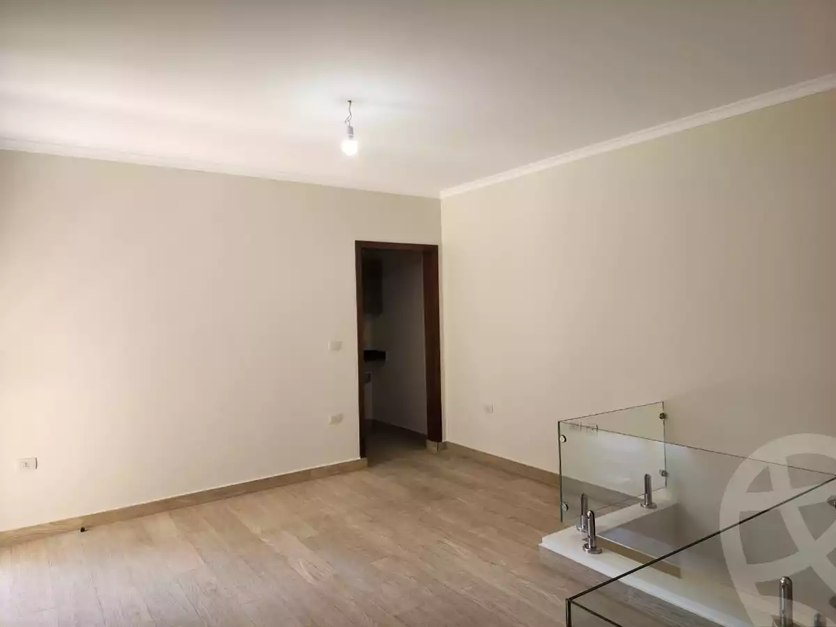 https://aqarmap.com.eg/en/listing/6034109-for-sale-cairo-el-sheikh-zayed-city-compounds-kmbwnd-wyst-twn-swdyk