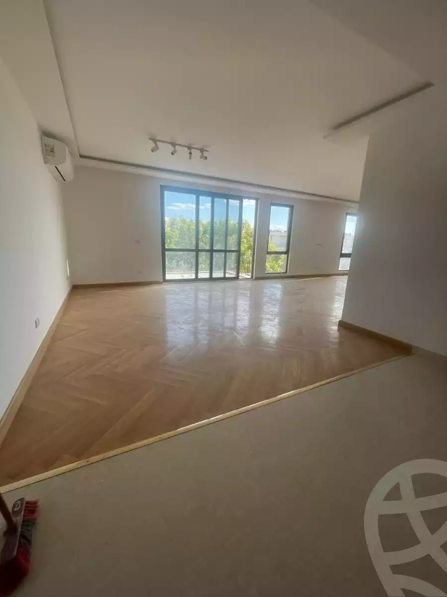 https://aqarmap.com.eg/en/listing/6034138-for-rent-cairo-el-sheikh-zayed-city-compounds-kmbwnd-wyst-twn-swdyk