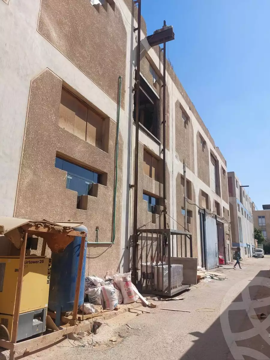 https://aqarmap.com.eg/ar/listing/6036544-for-sale-cairo-al-oubour-el-manateq-el-snaaya-first-industrial-zone