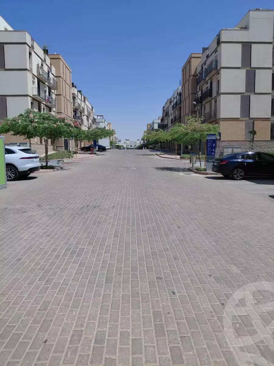 https://aqarmap.com.eg/en/listing/6039010-for-sale-cairo-el-sheikh-zayed-city-compounds-the-courtyard