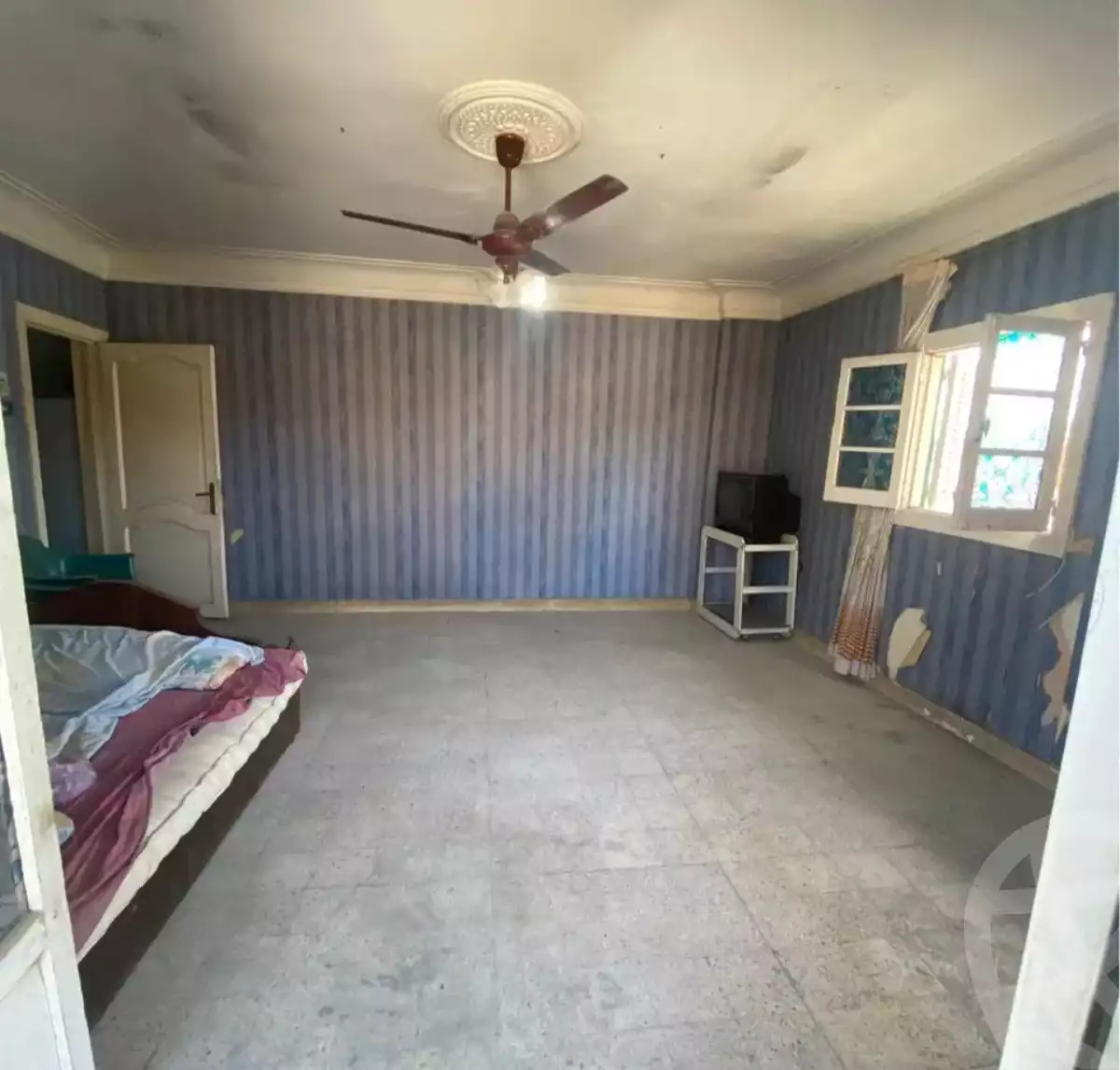 https://aqarmap.com.eg/en/listing/6041444-for-sale-alexandria-mht-lrml-al-namoss-square