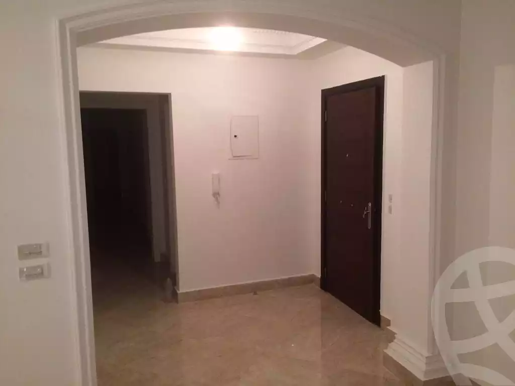 https://aqarmap.com.eg/en/listing/6041871-for-sale-cairo-el-sheikh-zayed-city-compounds-greens