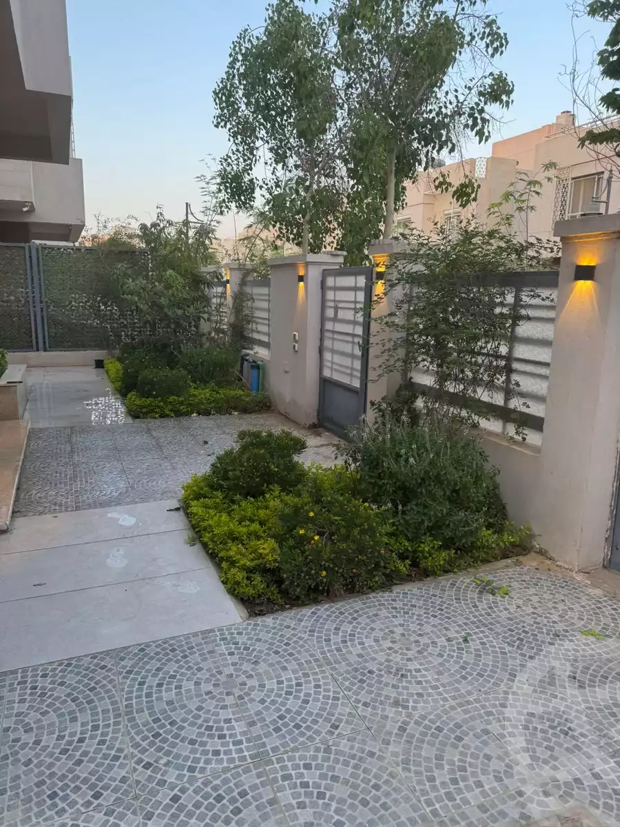 https://aqarmap.com.eg/en/listing/6043319-for-sale-cairo-el-sheikh-zayed-city-compounds-atrio