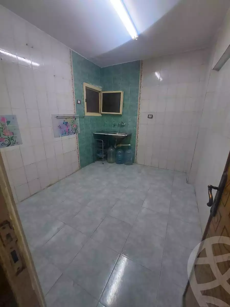 https://aqarmap.com.eg/en/listing/6044075-for-rent-cairo-helwan-helwan-el-sharkeya-heidar-st