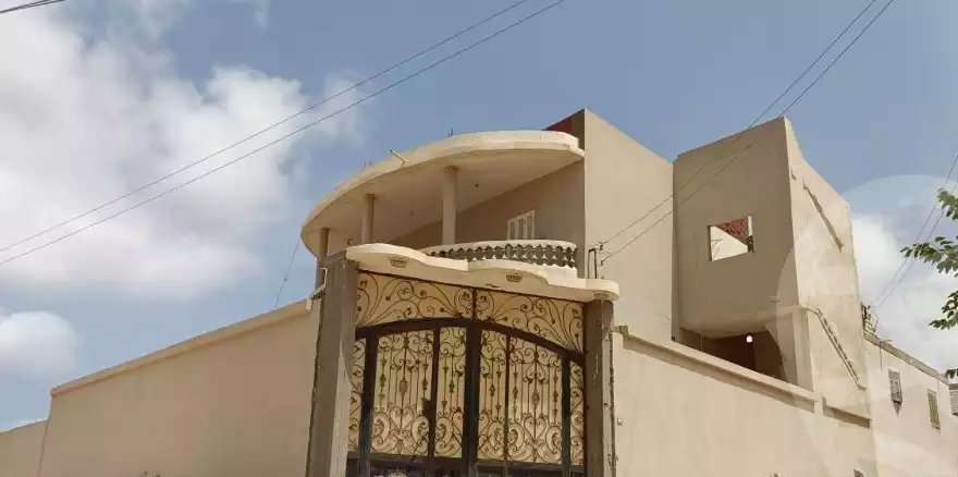 https://aqarmap.com.eg/ar/listing/6044646-for-sale-marsa-matruh-marsa-matrouh-city-alam-el-roum-st