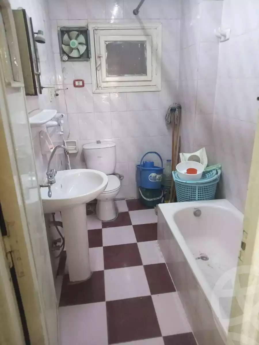 https://aqarmap.com.eg/en/listing/6047082-for-rent-asyut-asyut-city-el-sadat-st