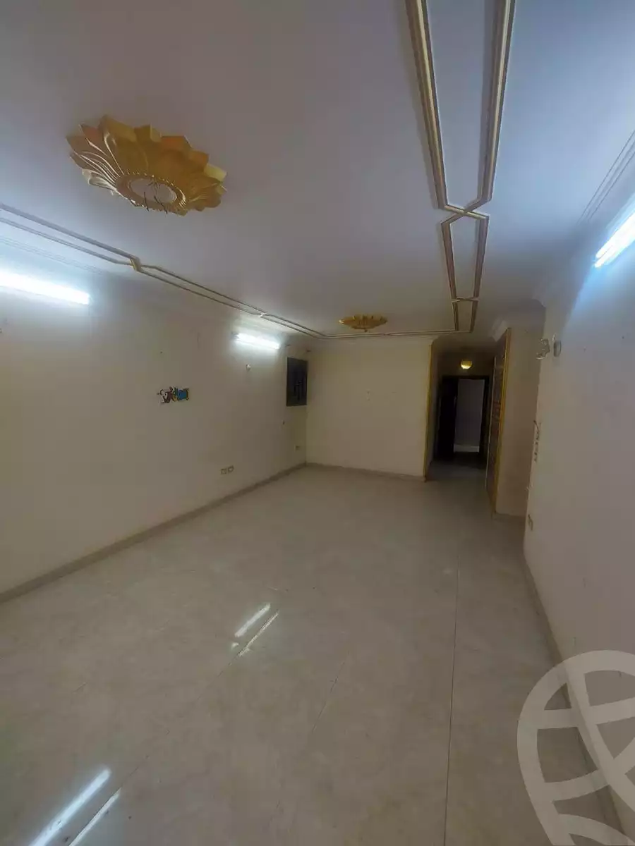 https://aqarmap.com.eg/en/listing/6047434-for-sale-cairo-helwan-helwan-el-sharkeya-mostafa-safwat-st
